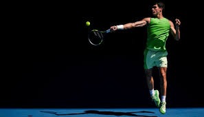 东契奇生涯已连续111场比赛命中三分，位列NBA第五长纪录